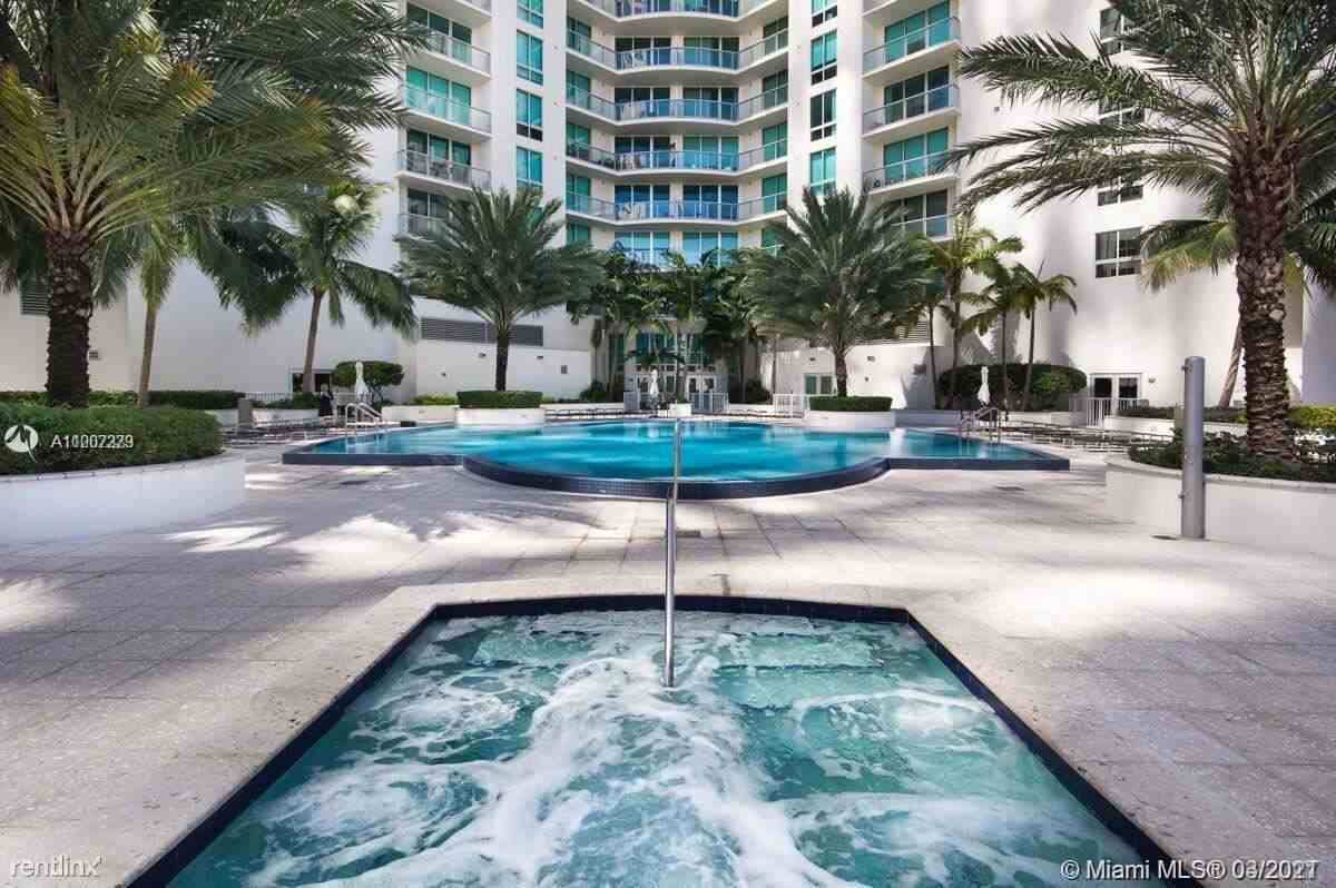 300 S Biscayne Blvd - Photo 3 of 9