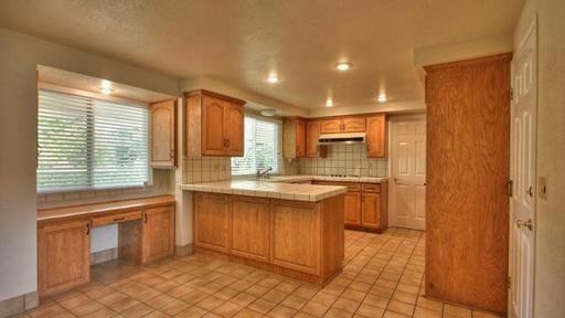 19911 Viewridge Dr - Photo 2 of 10