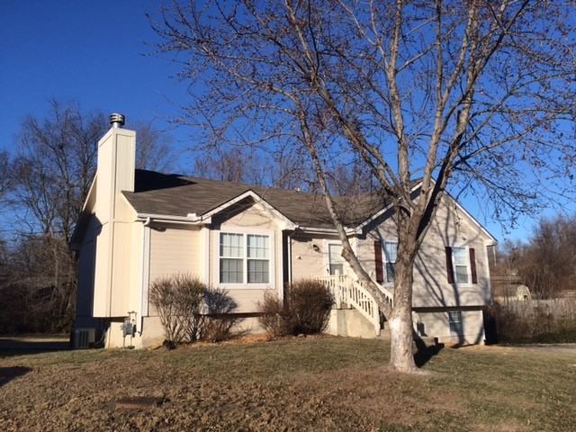 2501 NW Richard Dr - Photo 3 of 17