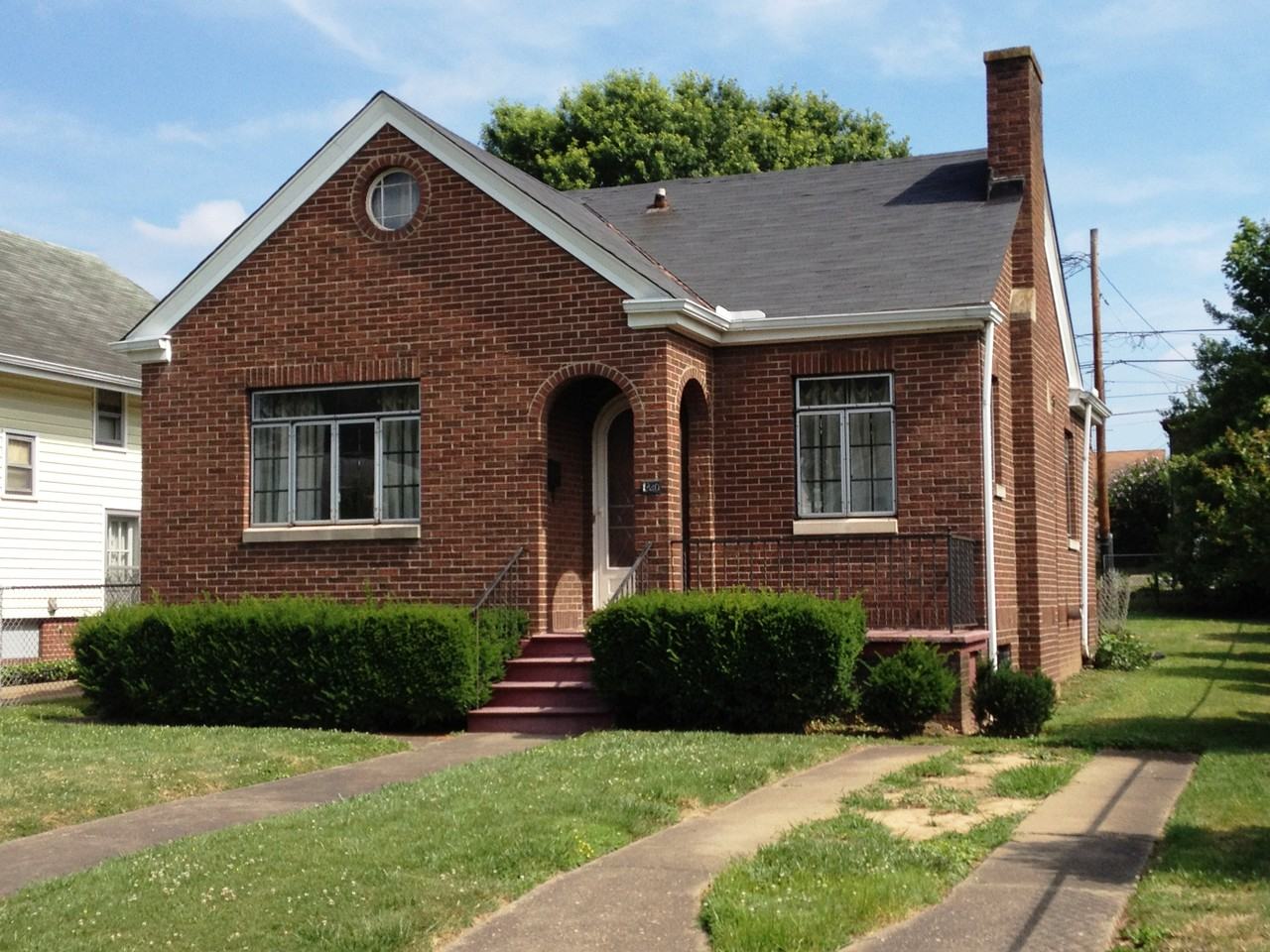 1330 Dunbar Ave - Photo 2 of 11