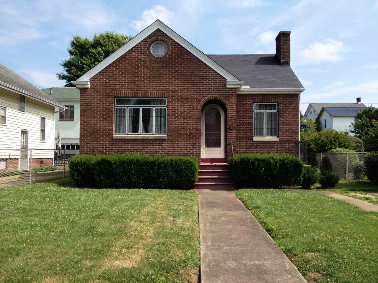 1330 Dunbar Ave - Photo 3 of 11