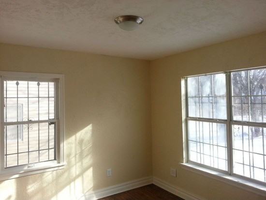 1710 NE 20th St - Photo 2 of 10