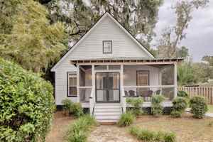 featured image of 3206 Robertson Avenue #1