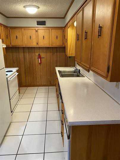 4316 Summercrest Boulevard - Photo 3 of 50