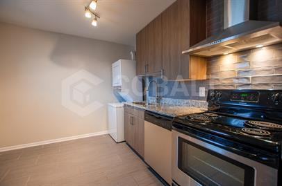 195 Randolph St - Photo 2 of 17