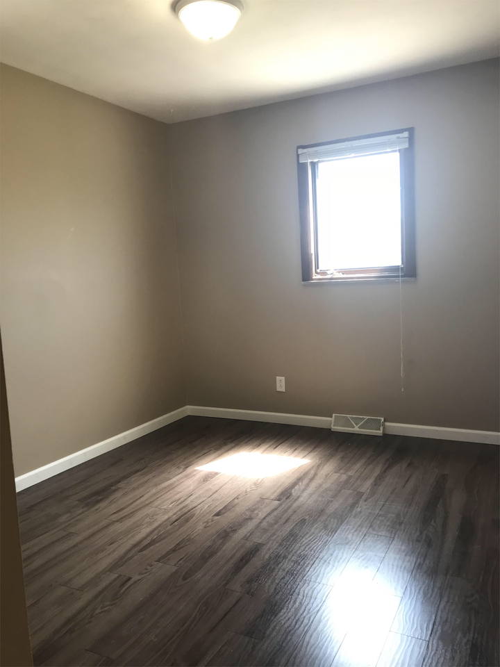 707 E MULBERRY – 4 #4 - Photo 2 of 3