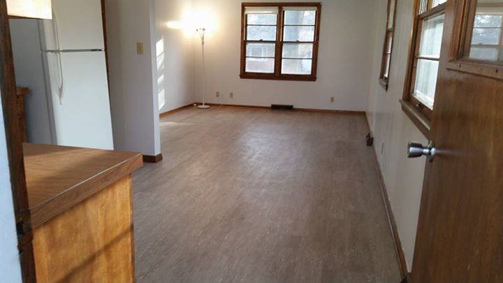 935 W 15th St #935 - Photo 3 of 9