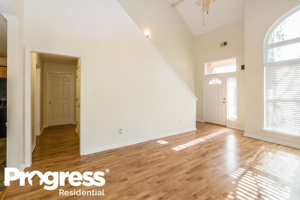 6076 Armistead St - Photo 3 of 16