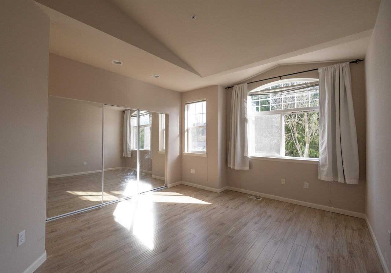 1990 132nd Ave Se #32 - Photo 4 of 17