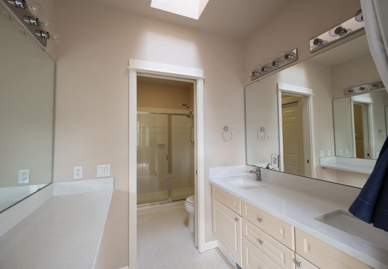 1990 132nd Ave Se #32 - Photo 6 of 17