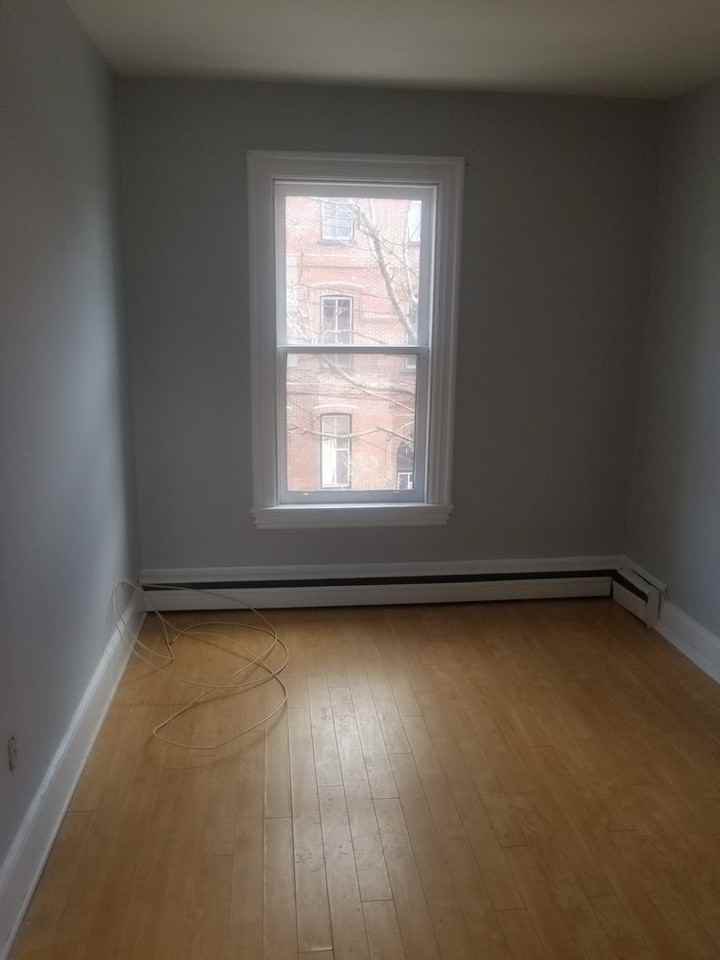 107 Carmarthen Street, Apt. #6 - Photo 3 of 4