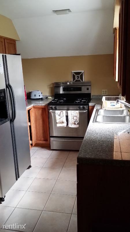 200 E Main St - Photo 2 of 14