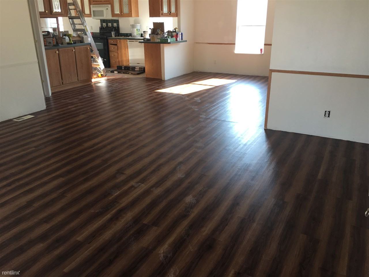 2811 E 16th St - Photo 2 of 13