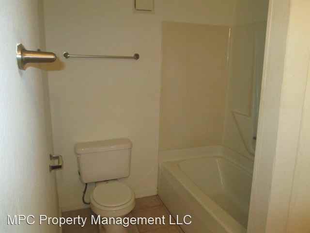 169 E Chestnut Street - Photo 2 of 11