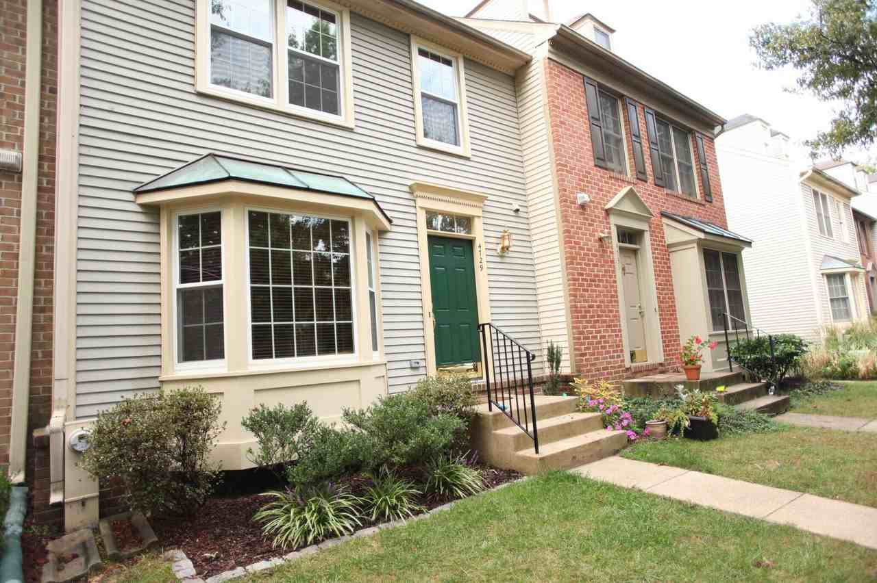 4729 Columbia Rd - Photo 2 of 19