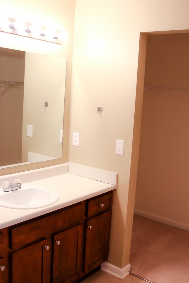 1034 Hendon Ct - Photo 7 of 14