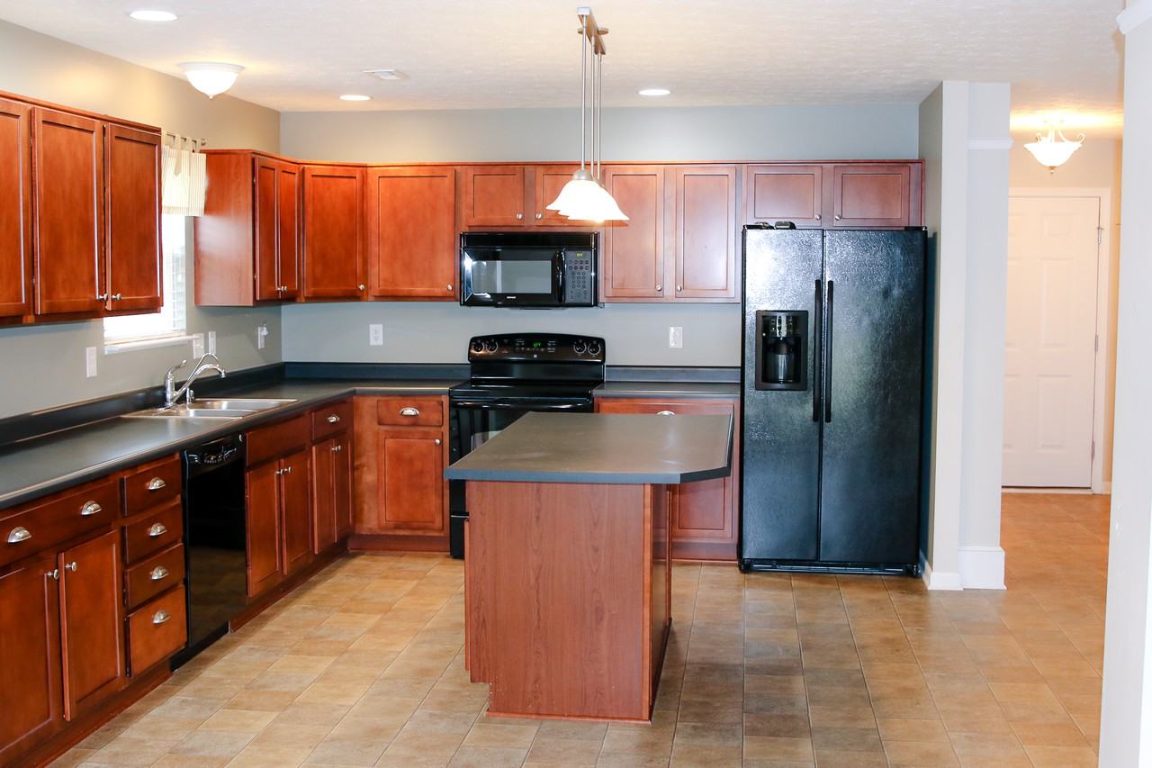 1034 Hendon Ct - Photo 4 of 15