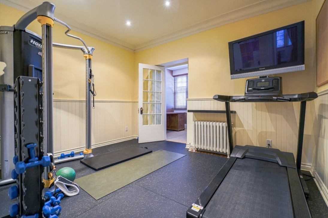 4690 Av Westmount - Photo 2 of 30