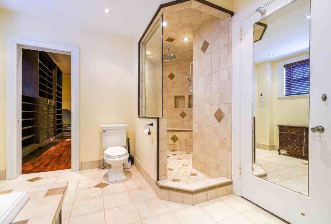 4690 Av Westmount - Photo 3 of 30