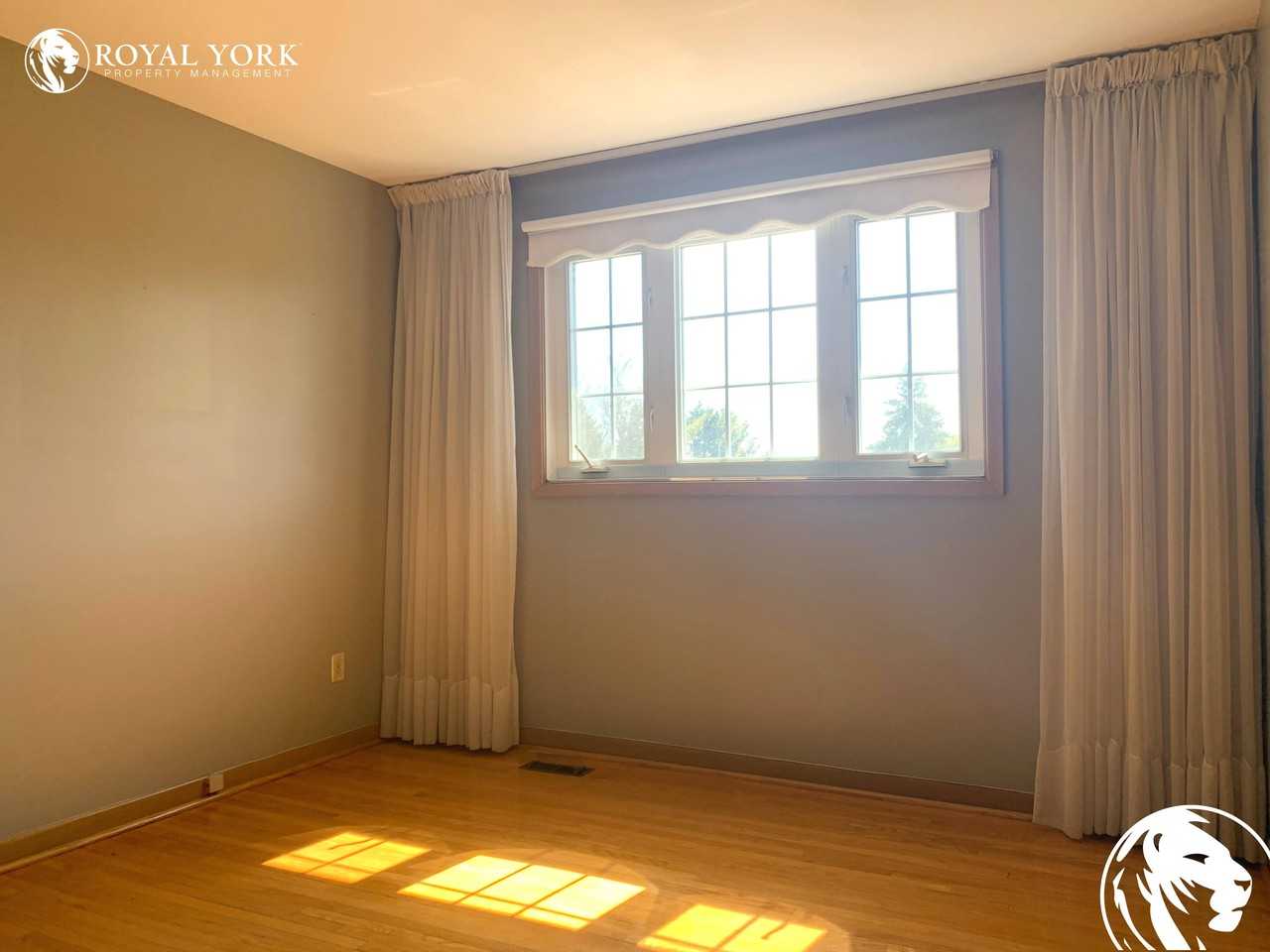 15 Creekwood Dr #1 - Photo 3 of 24