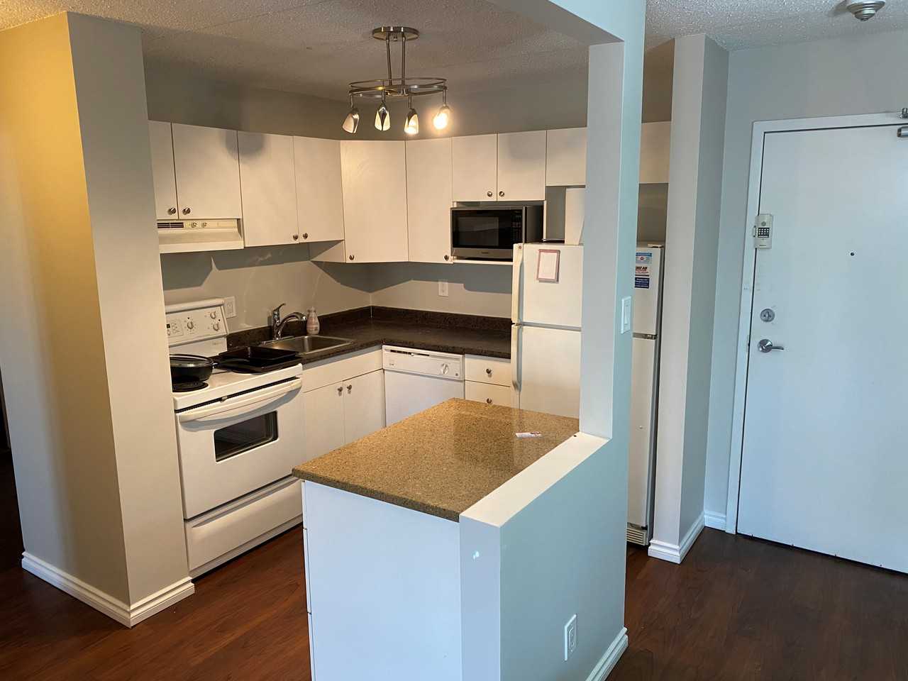 15 Kennedy Street 807, Winnipeg, MB R3C 3X5 2 Bedroom Apartment for