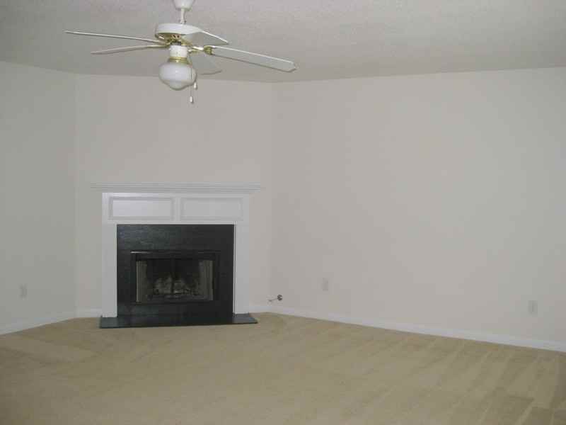 282 Bonnes Dr #1 - Photo 2 of 8