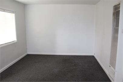 120 Warren - Photo 3 of 5