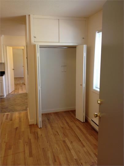 733 Progress Street - Photo 3 of 8