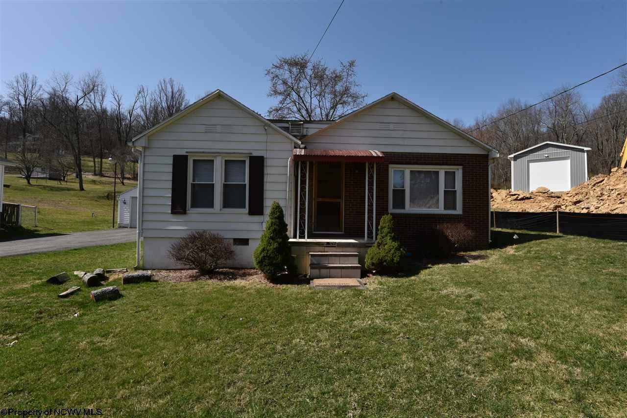 328 Deegan Lake Dr, Bridgeport, WV 26330 2 Bedroom House for 1,100