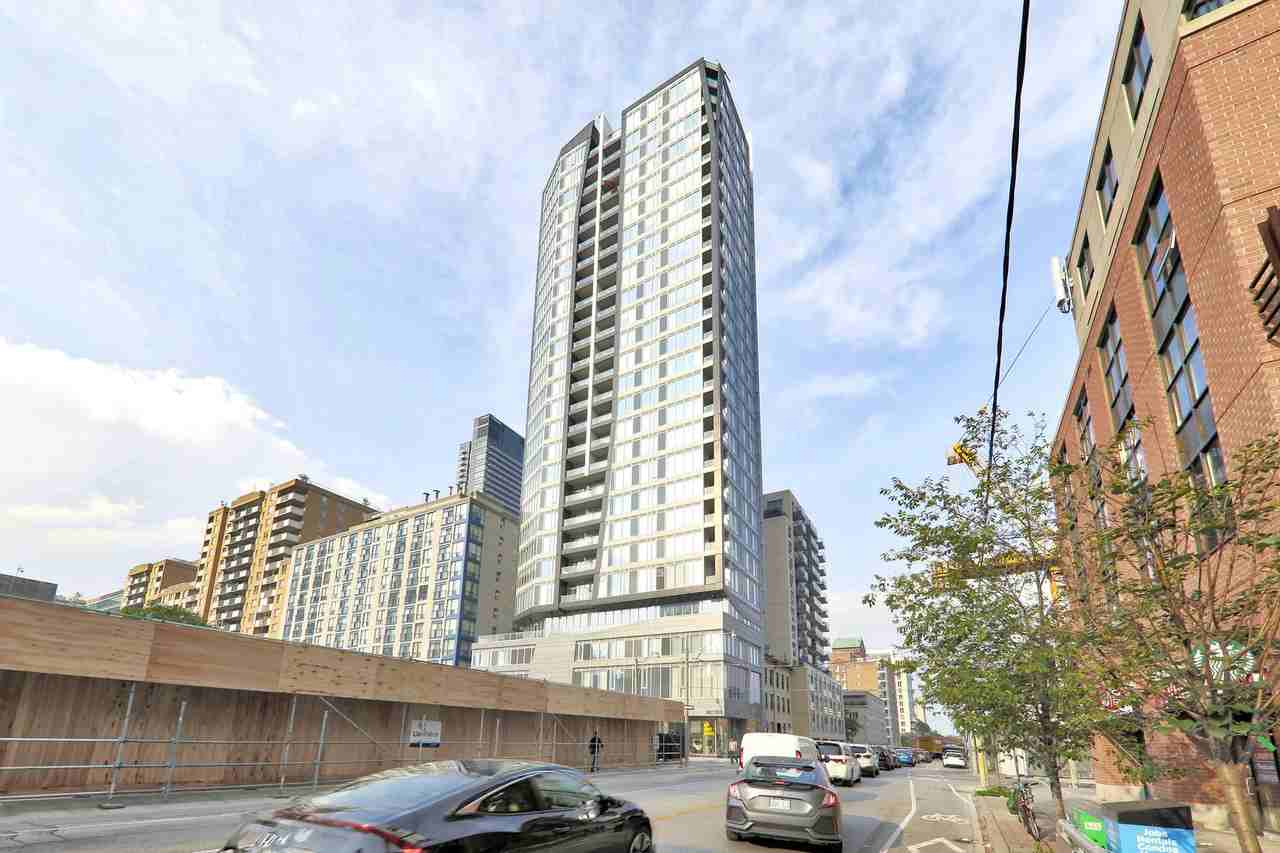 68 Shuter Street #2305