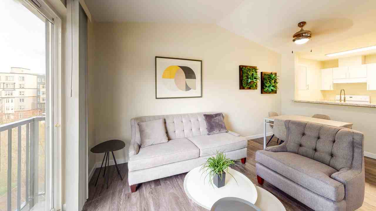 King Arthurs Court Apartments 12728 28th Ave Ne, Seattle, WA 98125