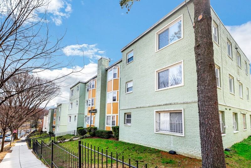 2835 2835 Se Gainesville St 104 - Photo 2 of 17