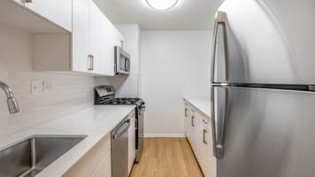featured image of 1 Emerson Pl Apt 8n