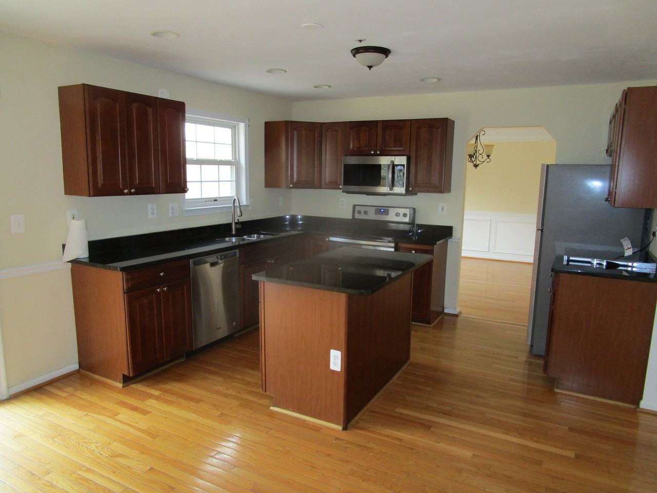 8711 Temple Hill Rd - Photo 2 of 11