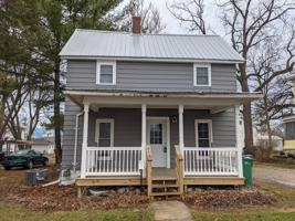 featured image of 611 1st St E #1