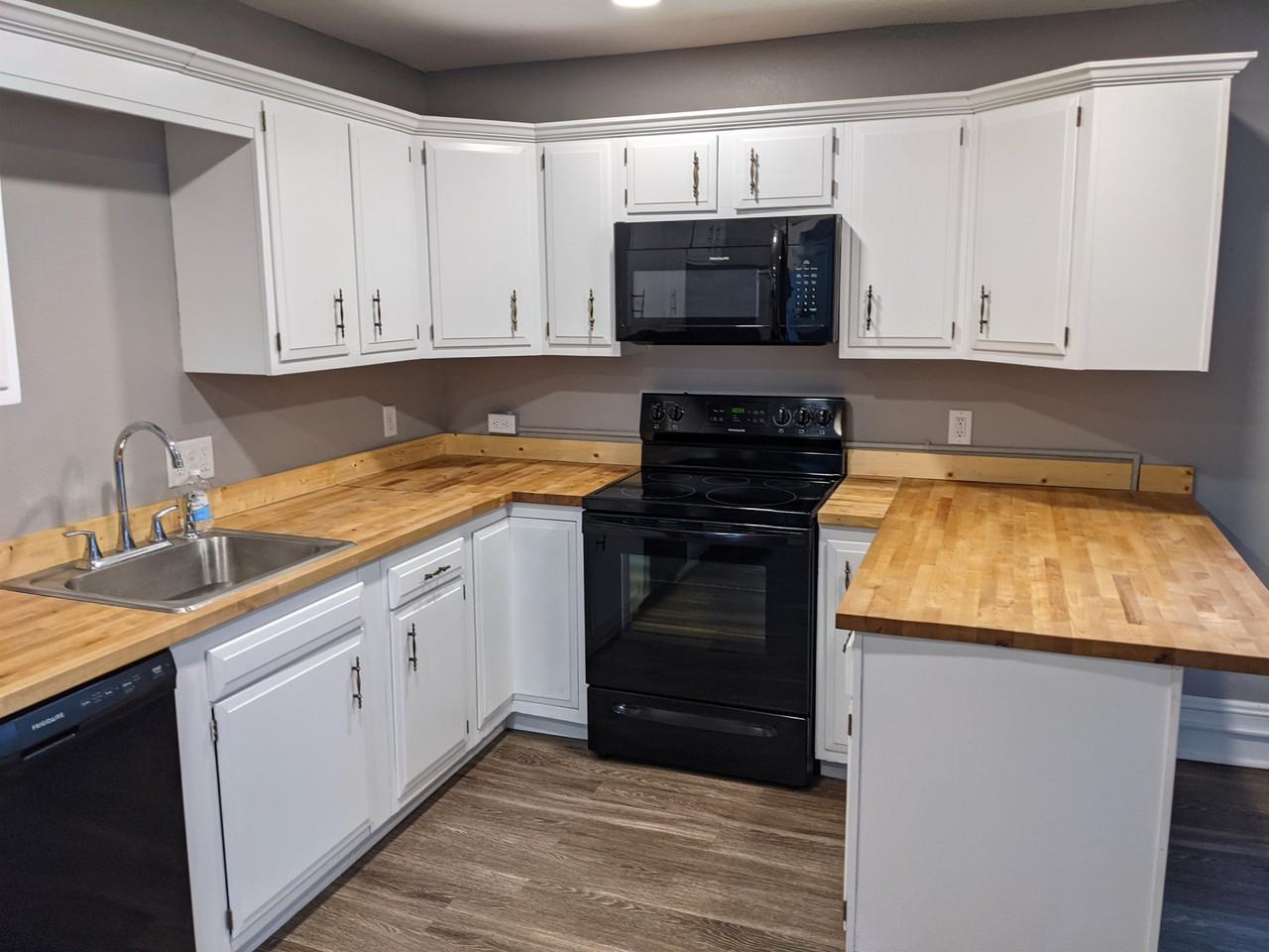 611 1st St E #1 - Photo 2 of 11