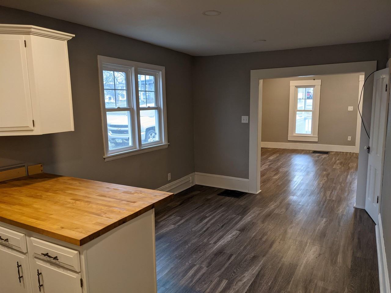611 1st St E #1 - Photo 3 of 11