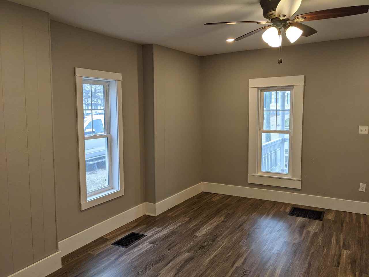 611 1st St E #1 - Photo 5 of 11