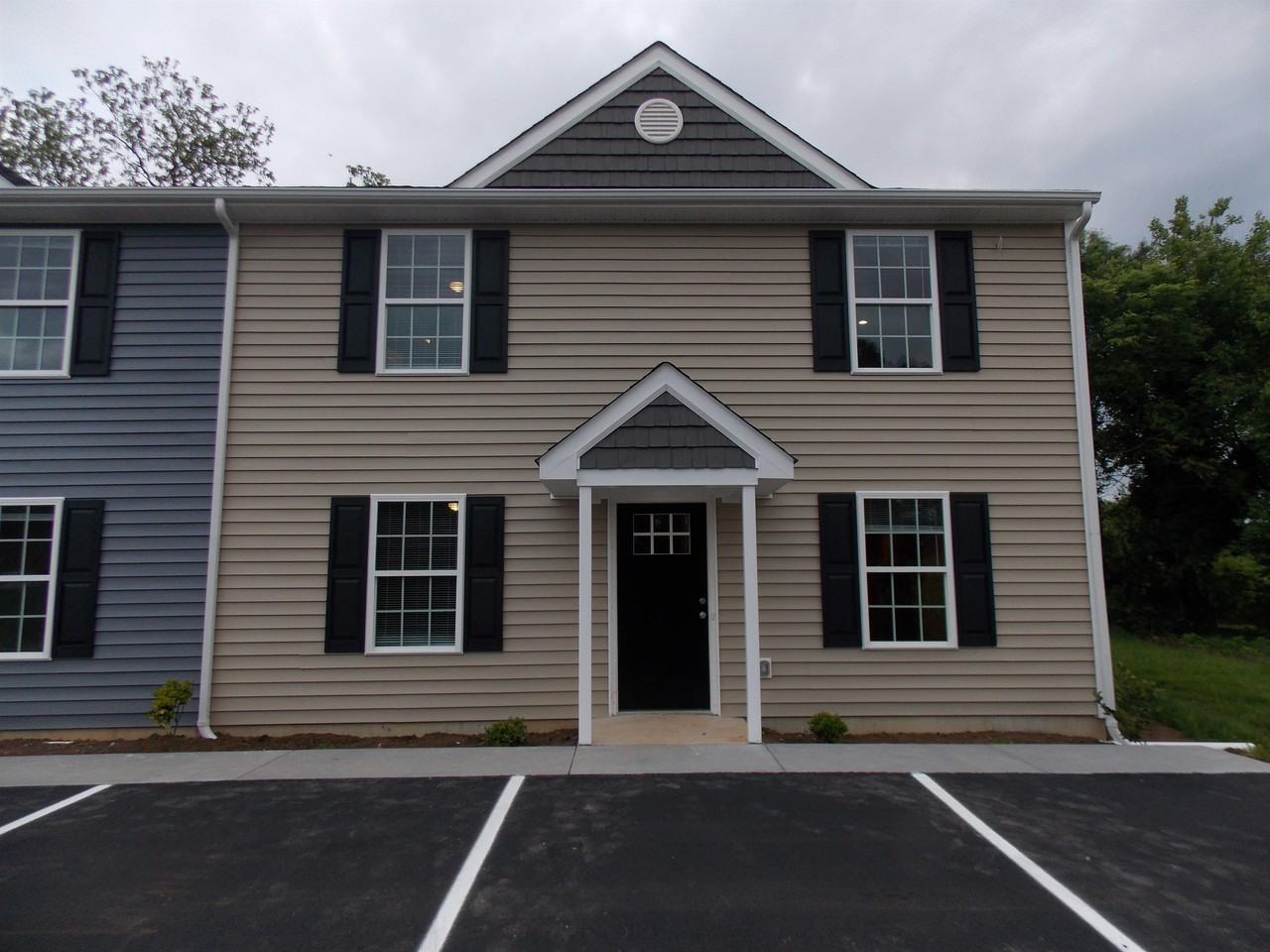 117 Williams Rd #2 - Photo 3 of 36