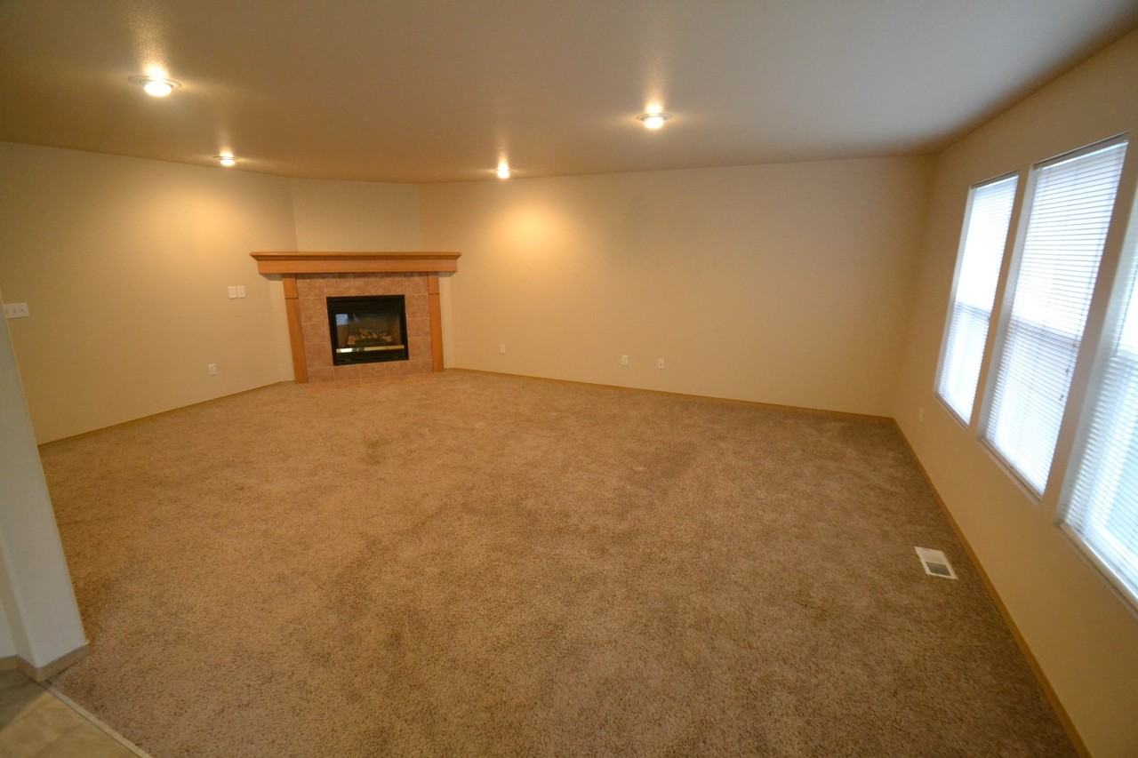 4904 141st St SE - Photo 3 of 8