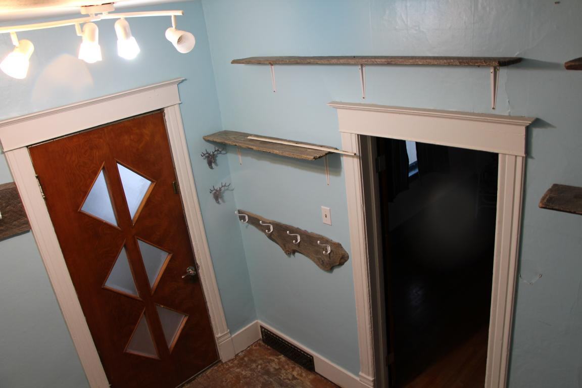 471 Stadacona Street West - Photo 2 of 10