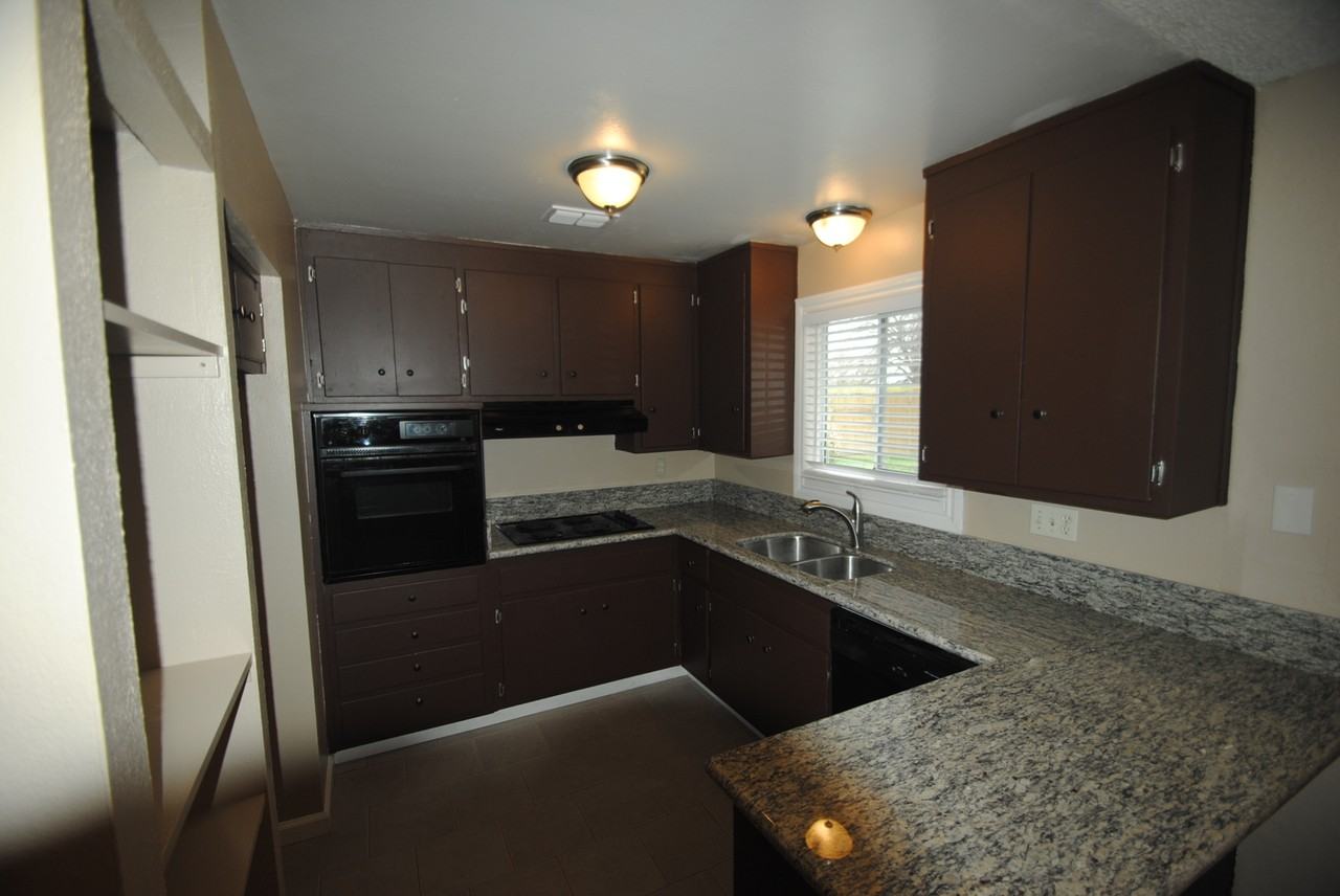 2365 La Loma Dr - Photo 2 of 8