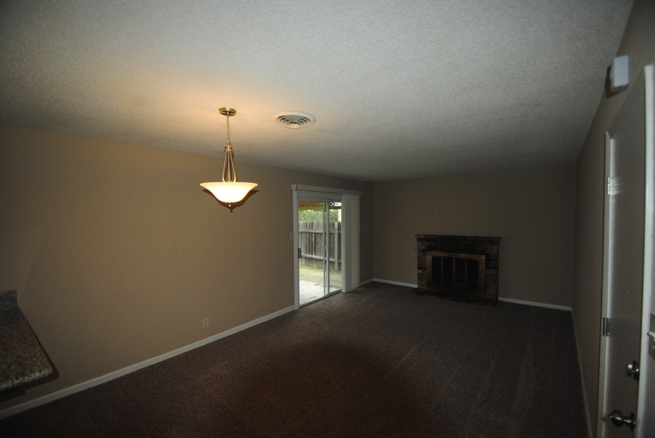 2365 La Loma Dr - Photo 3 of 8