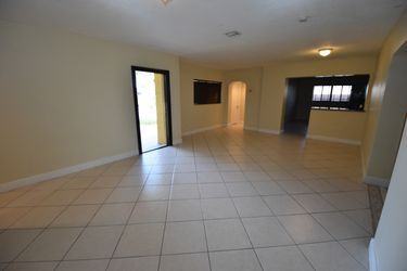 623 W 63rd Dr - Photo 2 of 12