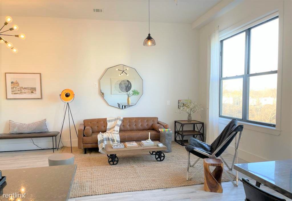 300 Hoyt St - Photo 2 of 20