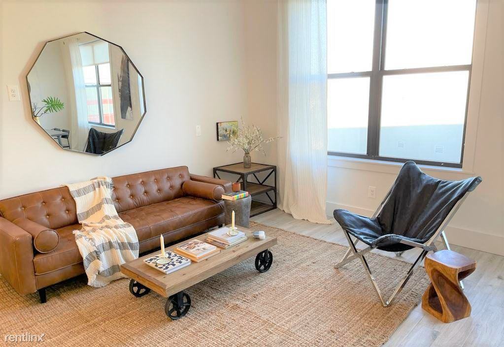 300 Hoyt St - Photo 3 of 20