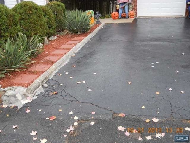 137 Wortendyke Ave - Photo 2 of 7