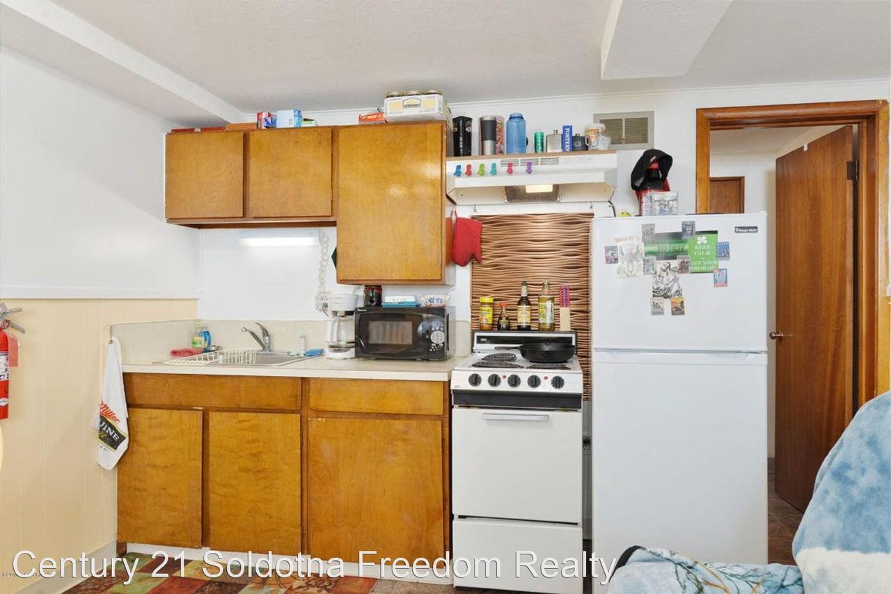 507 S. Willow Street - Photo 2 of 6