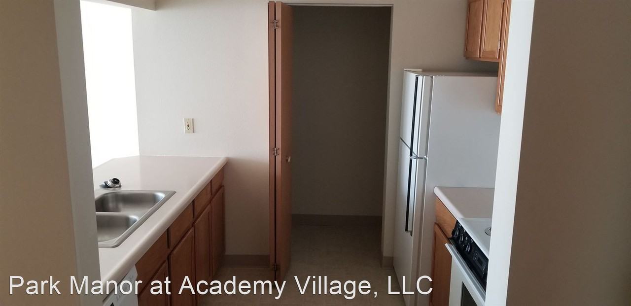715 13th Ave NE - Photo 2 of 12