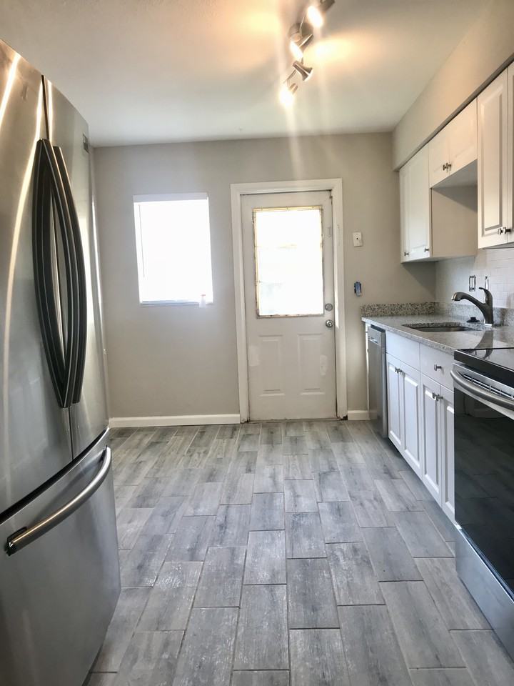6405 S Roberts Ave #B - Photo 3 of 7